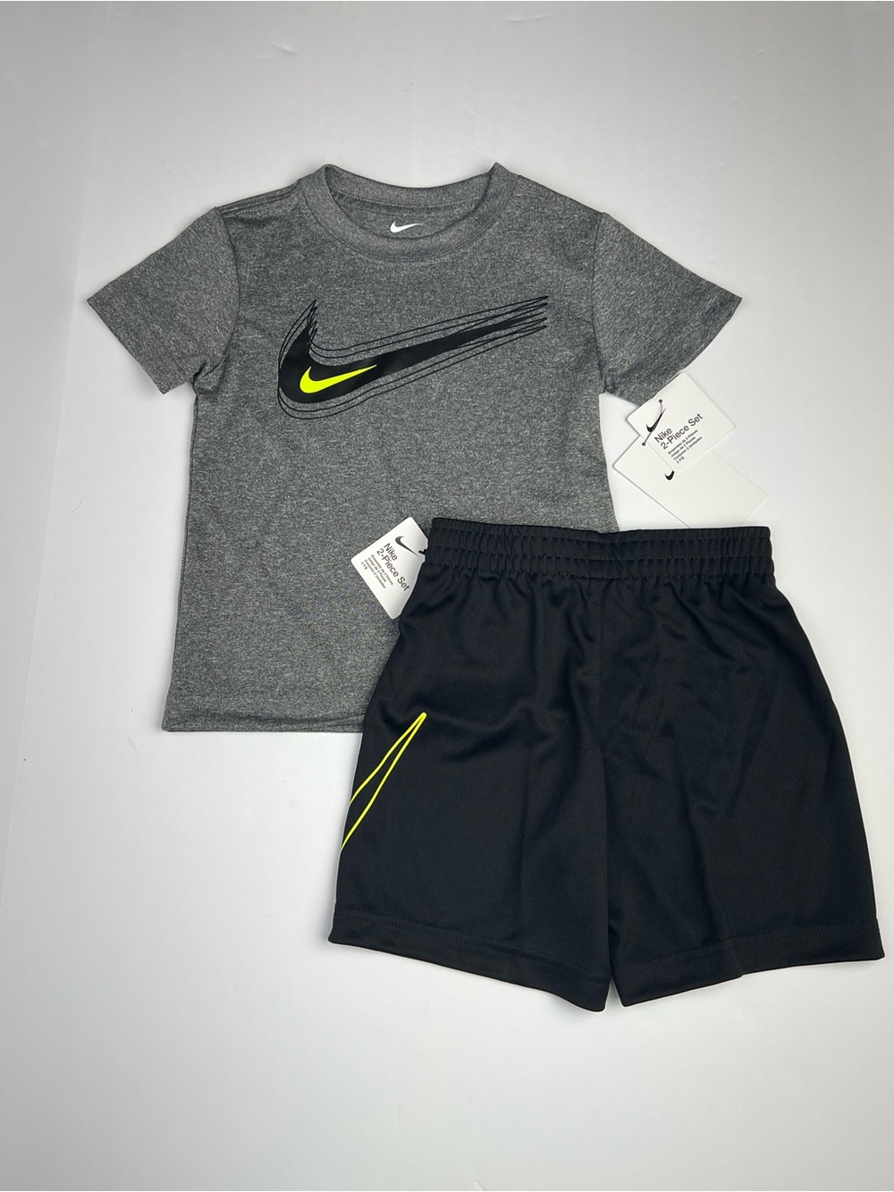 Nike Dri-FIT Outfit 2 Piece Set Boy T Shirt & Shorts Sz 4 Gray Black Neon